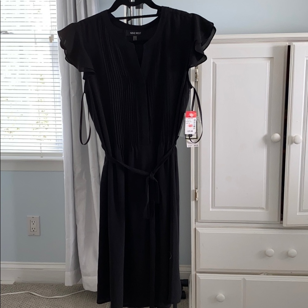 Nine West black short sleeve flutter dress